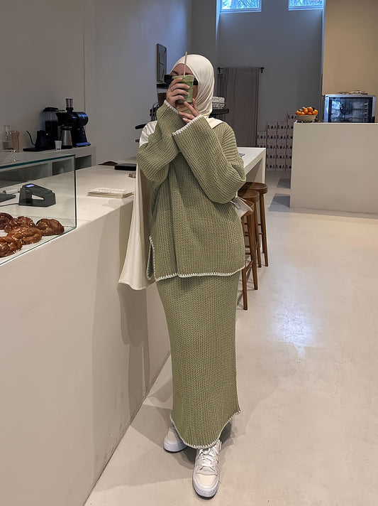 A Two-Piece Solid Color Textured Suit, Consisting of a Loose Top with Shell Embroidery And a Skirt, Suitable for Indoor Casual Coffee Occasions, Suitable for Autumn And Winter Wear