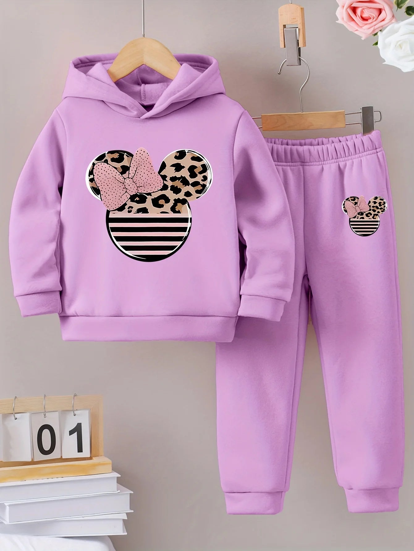 2sets Fashion exquisite girls Fall/Winter pattern printed with fleece warm lined hoodie and tracksuit pants